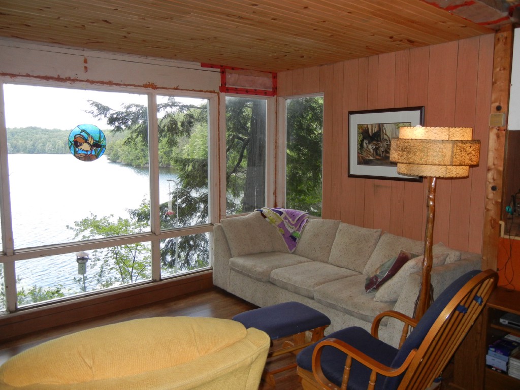 9 GILMOR POINT RD, North Kawartha, Ontario, Canada