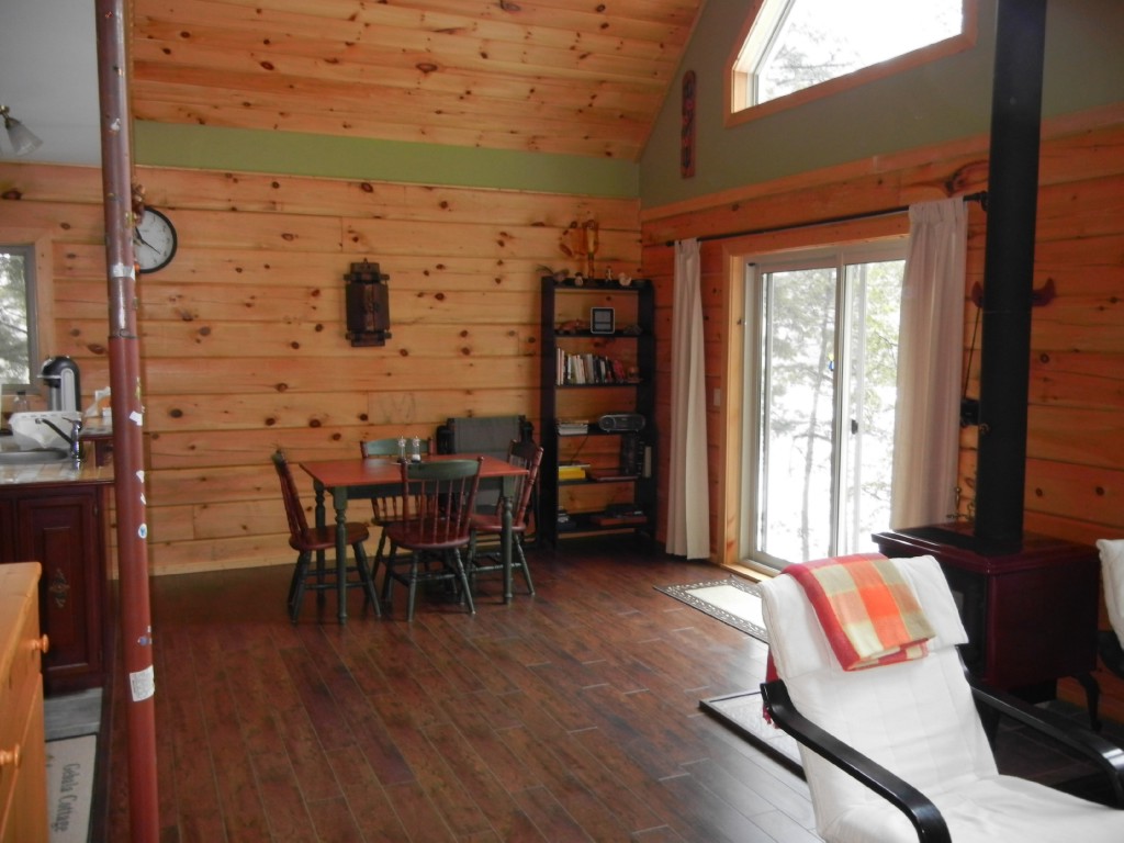 24 HEMLOCK POINT RD, North Kawartha, Ontario, Canada