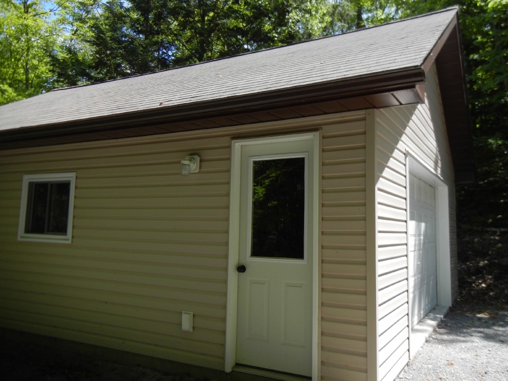 517 RENWICK RD, North Kawartha, Ontario, Canada