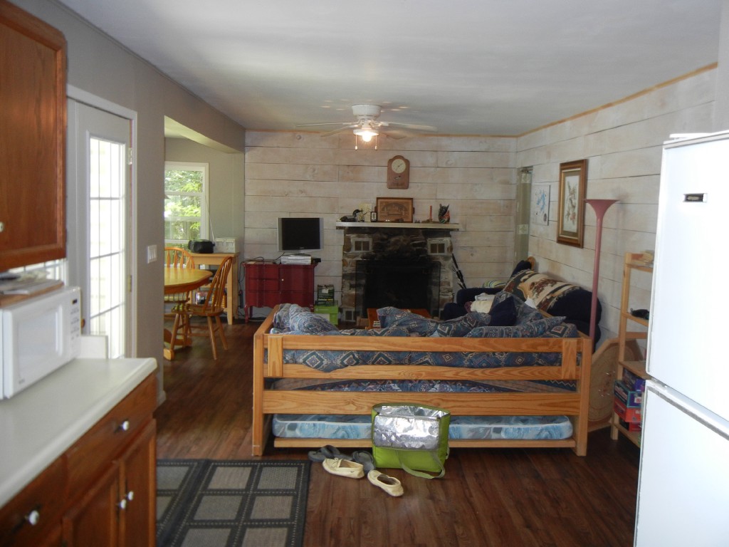 517 RENWICK RD, North Kawartha, Ontario, Canada