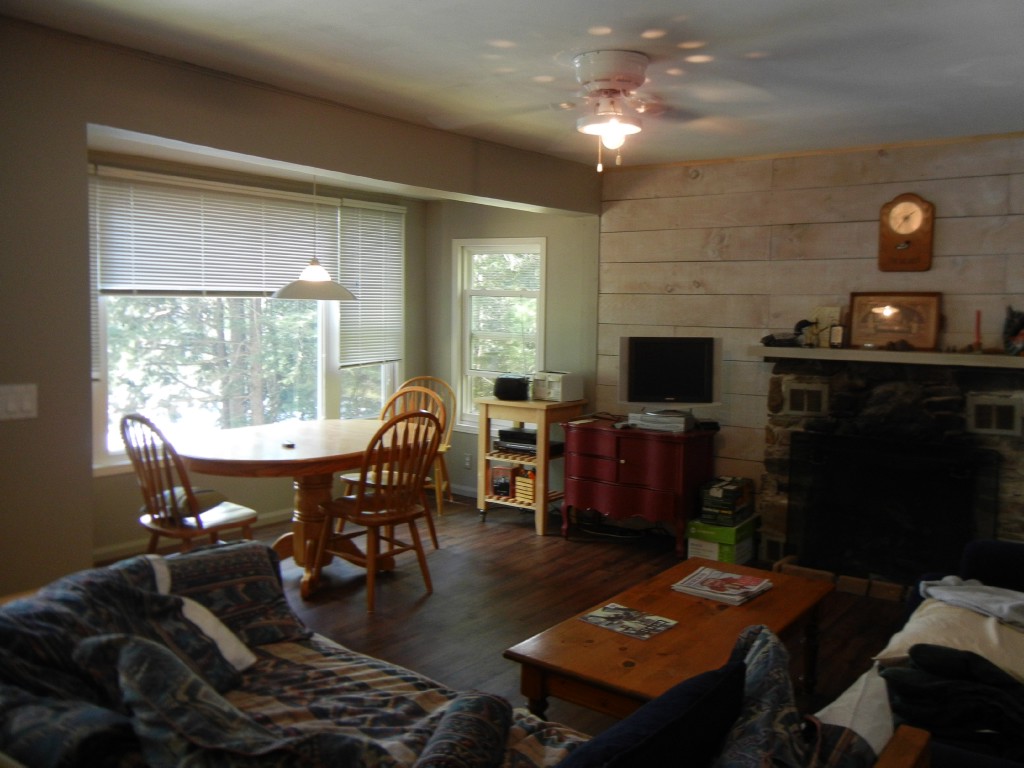 517 RENWICK RD, North Kawartha, Ontario, Canada