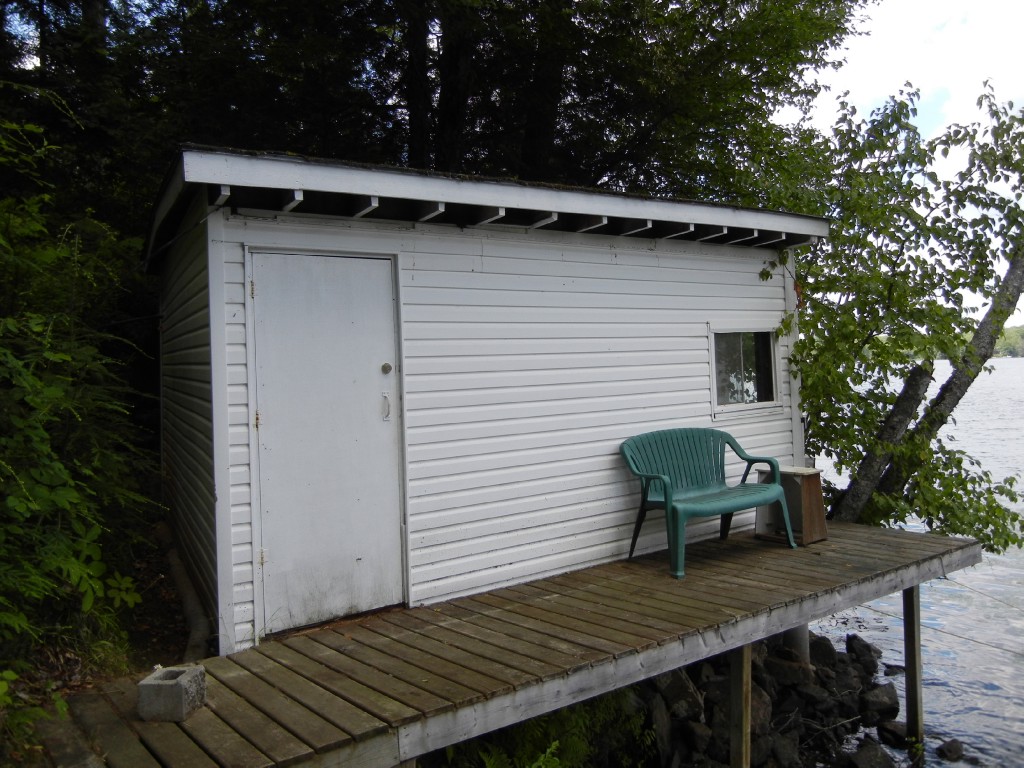 9 GILMOUR POINT RD, North Kawartha, Ontario, Canada