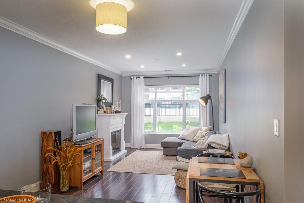 255 JOHN Street N Unit# 109, Stratford Ontario, Canada