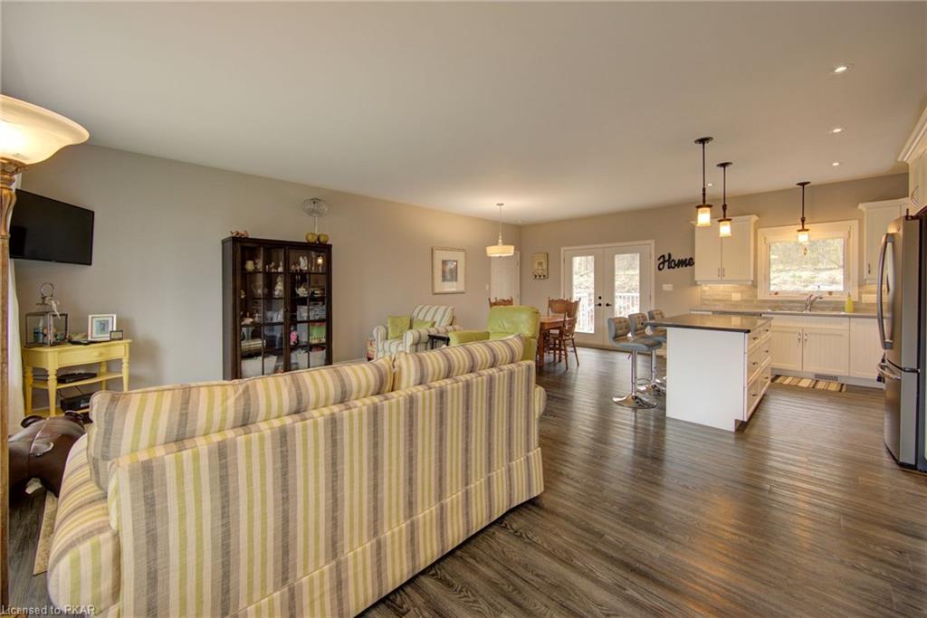 86 FORESTVIEW Drive, Buckhorn Ontario, Canada