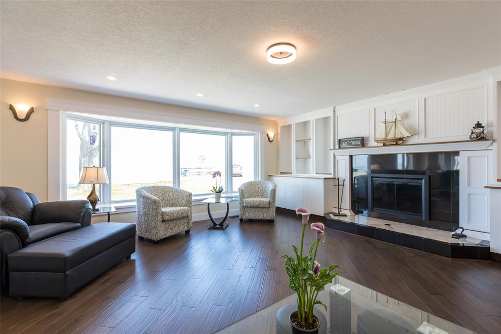 2681 OLD LAKESHORE Road, Sarnia Ontario, Canada