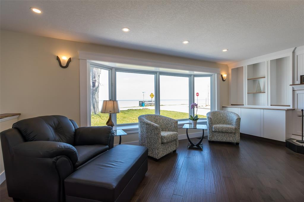 2681 OLD LAKESHORE Road, Sarnia Ontario, Canada