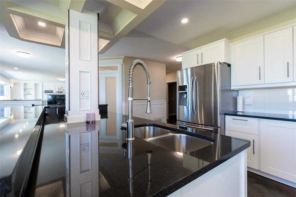 2681 OLD LAKESHORE Road, Sarnia Ontario, Canada