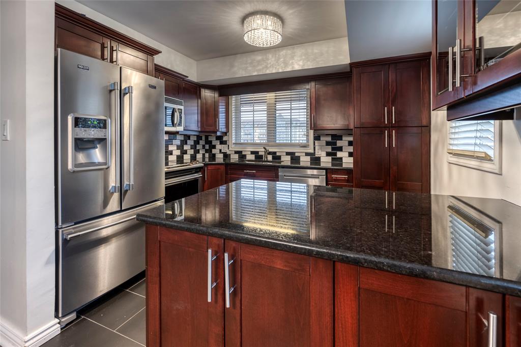 1520 VENETIAN Boulevard Unit# M-112, Point Edward, Ontario, Canada