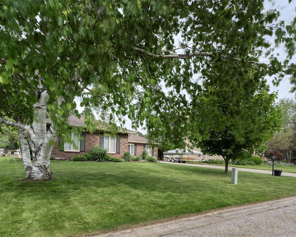 2636 WESTGATE Crescent, Sarnia, Ontario, Canada