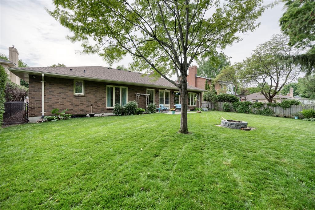 2636 WESTGATE Crescent, Sarnia, Ontario, Canada