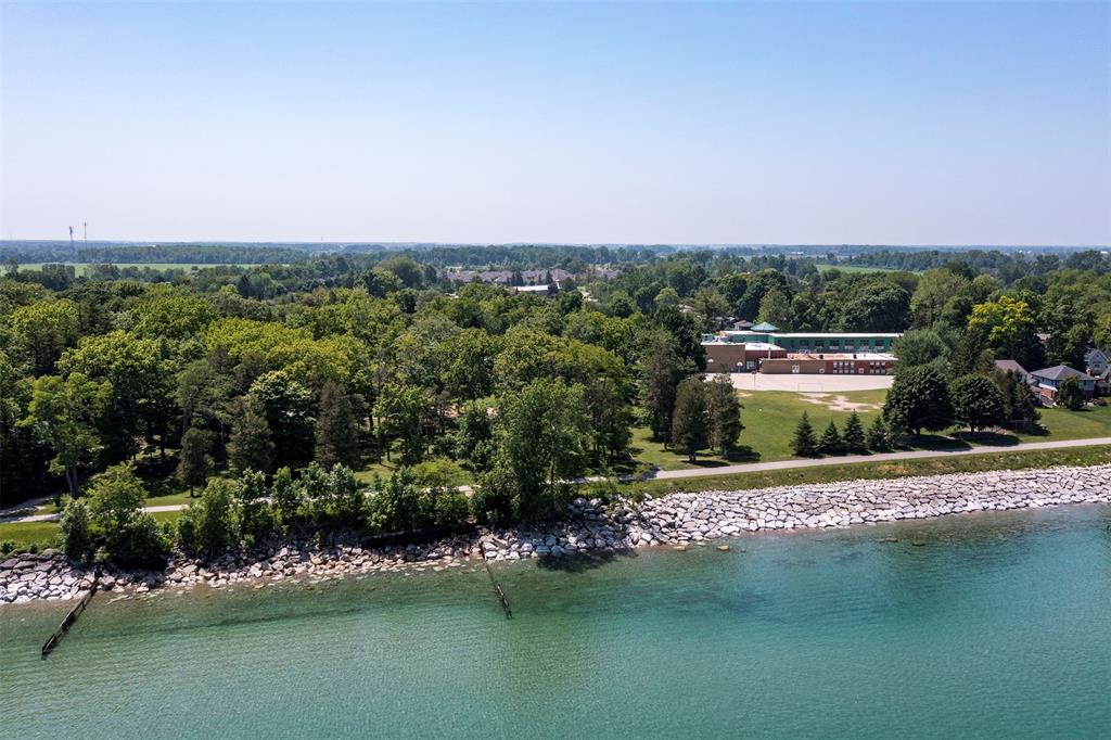 2636 WESTGATE Crescent, Sarnia, Ontario, Canada