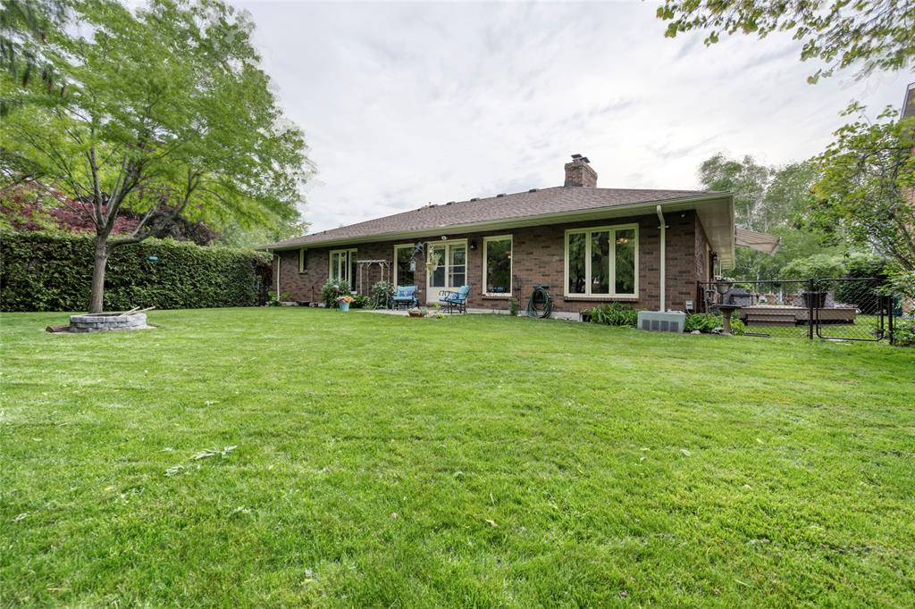 2636 WESTGATE Crescent, Sarnia, Ontario, Canada