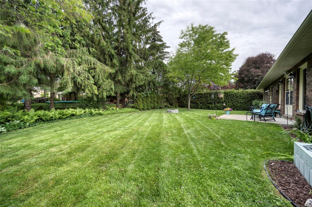 2636 WESTGATE Crescent, Sarnia, Ontario, Canada