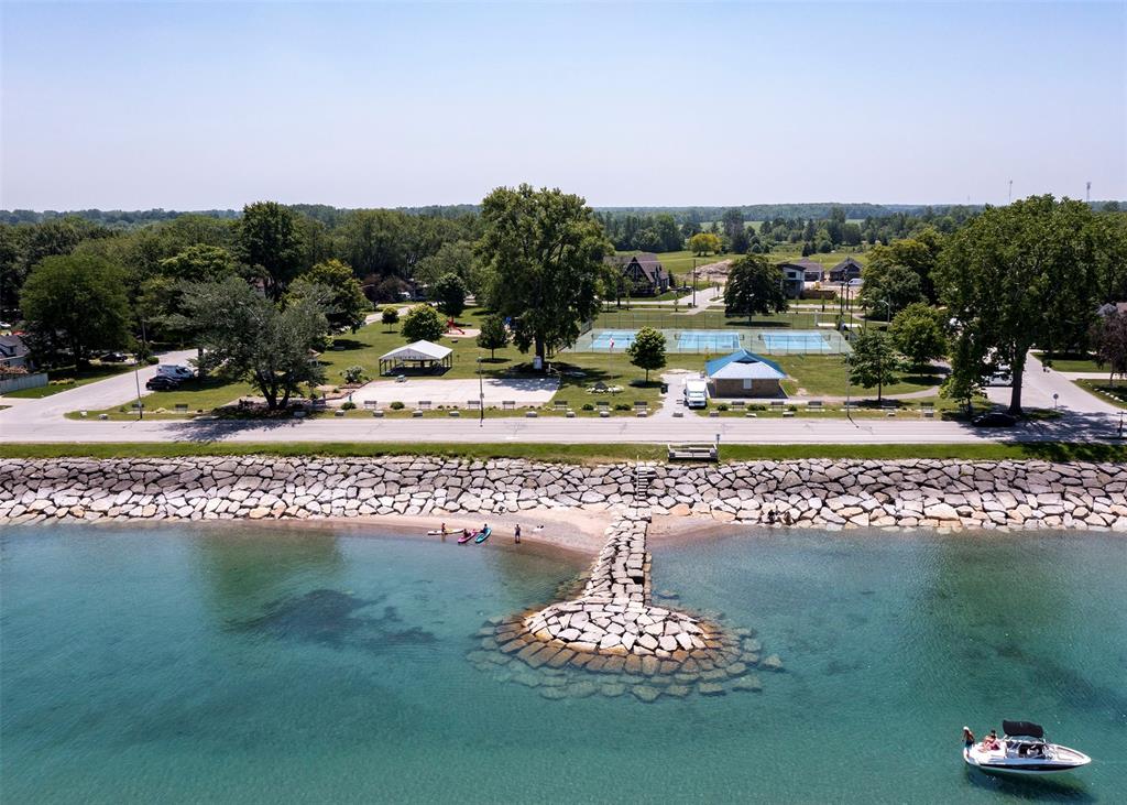 1062 MIKE WEIR Drive Unit# 80, Sarnia, Ontario, Canada