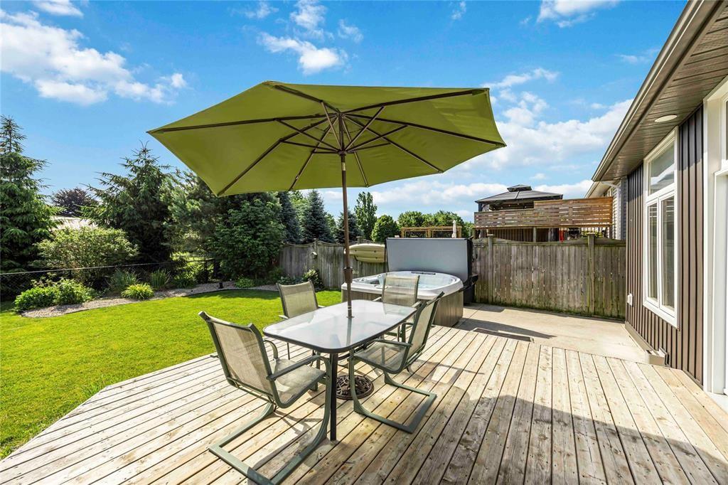 809 SECOND Crescent, Plympton-Wyoming, Ontario, Canada photo 12