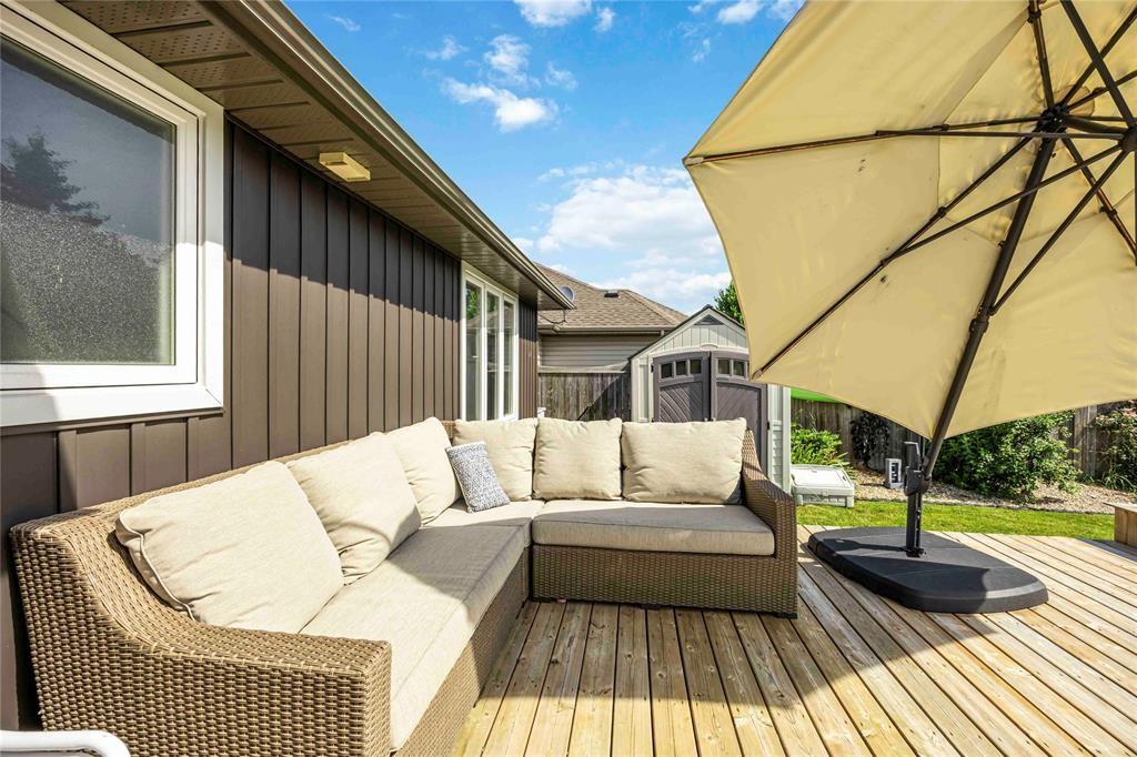 809 SECOND Crescent, Plympton-Wyoming, Ontario, Canada photo 13