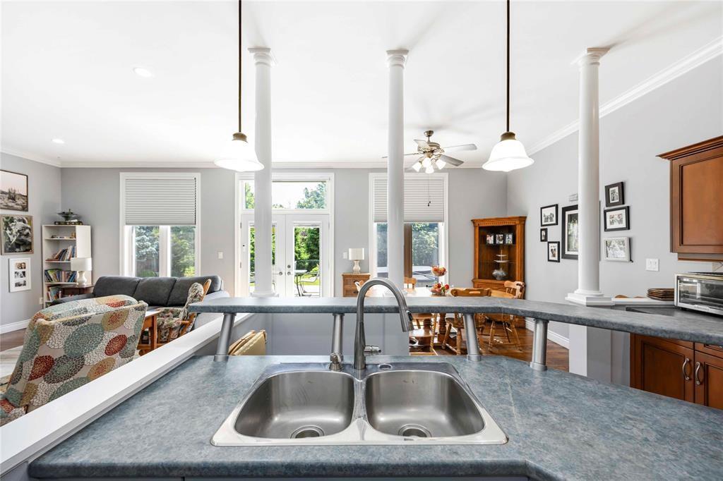 809 SECOND Crescent, Plympton-Wyoming, Ontario, Canada photo 23