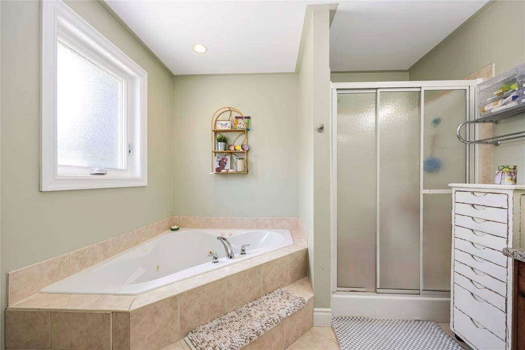 809 SECOND Crescent, Plympton-Wyoming, Ontario, Canada photo 25