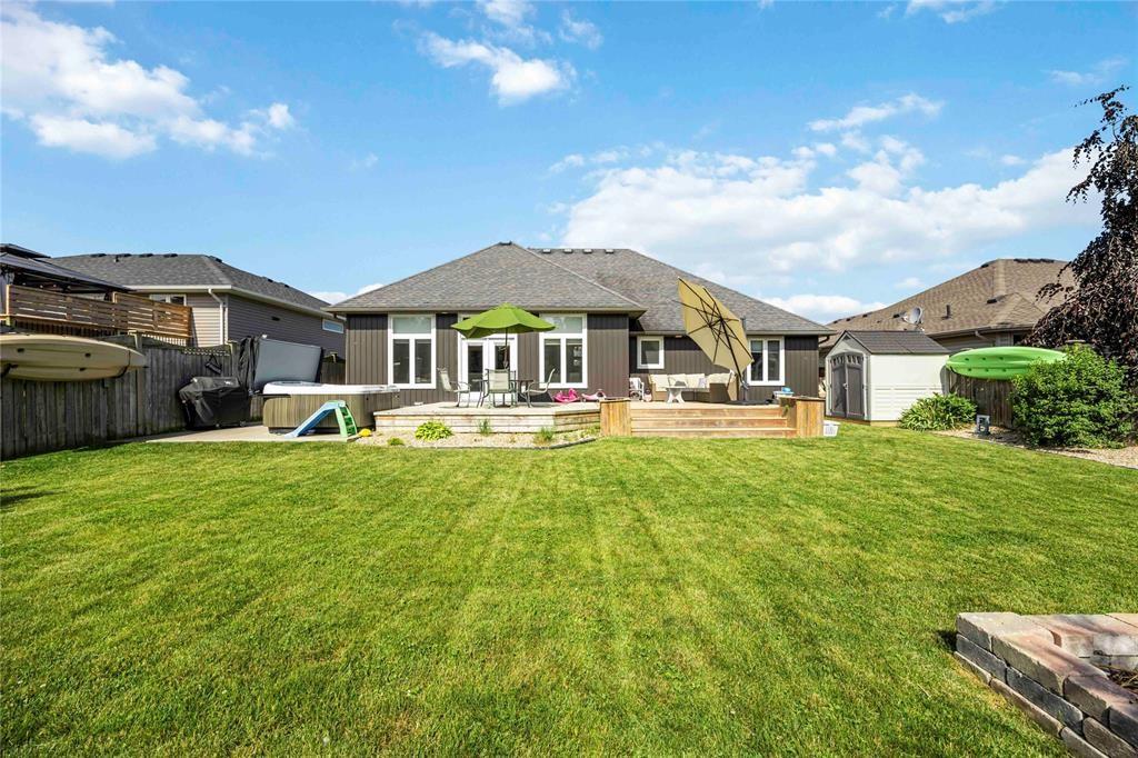 809 SECOND Crescent, Plympton-Wyoming, Ontario, Canada photo 7