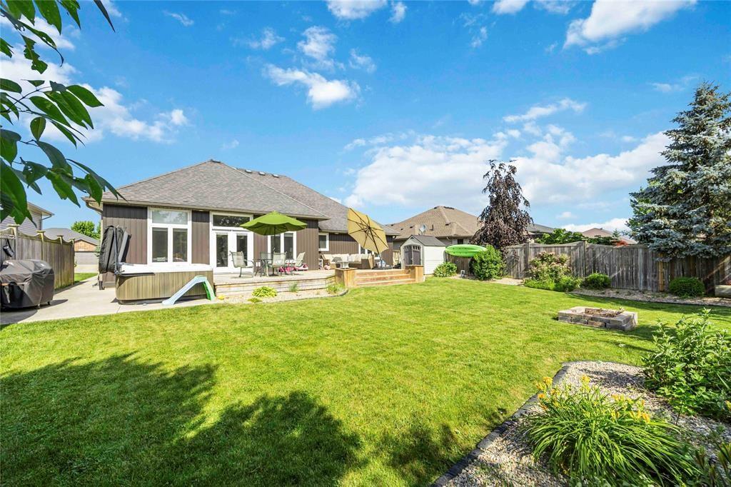 809 SECOND Crescent, Plympton-Wyoming, Ontario, Canada photo 8