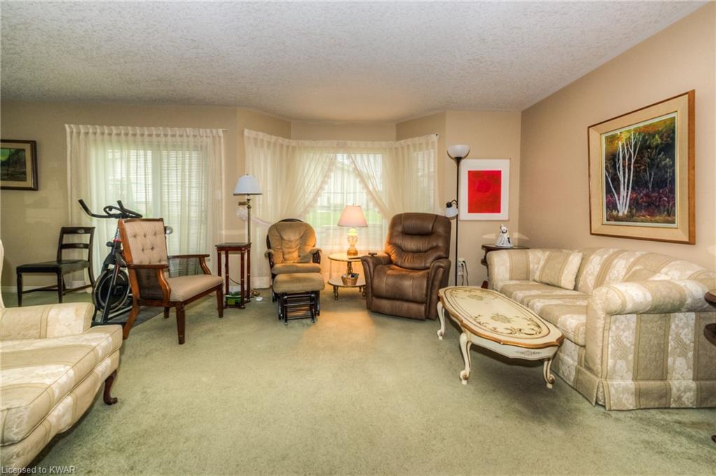 17 GREENFIELD Place, New Hamburg, Ontario, Canada