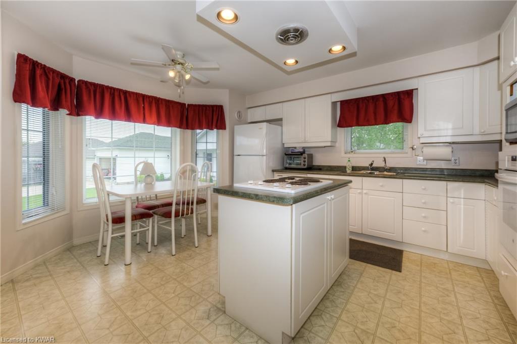 17 GREENFIELD Place, New Hamburg, Ontario, Canada