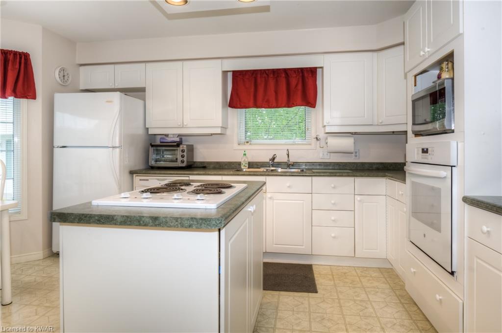 17 GREENFIELD Place, New Hamburg, Ontario, Canada