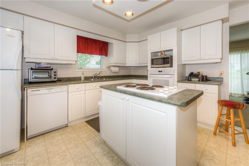 17 GREENFIELD Place, New Hamburg, Ontario, Canada