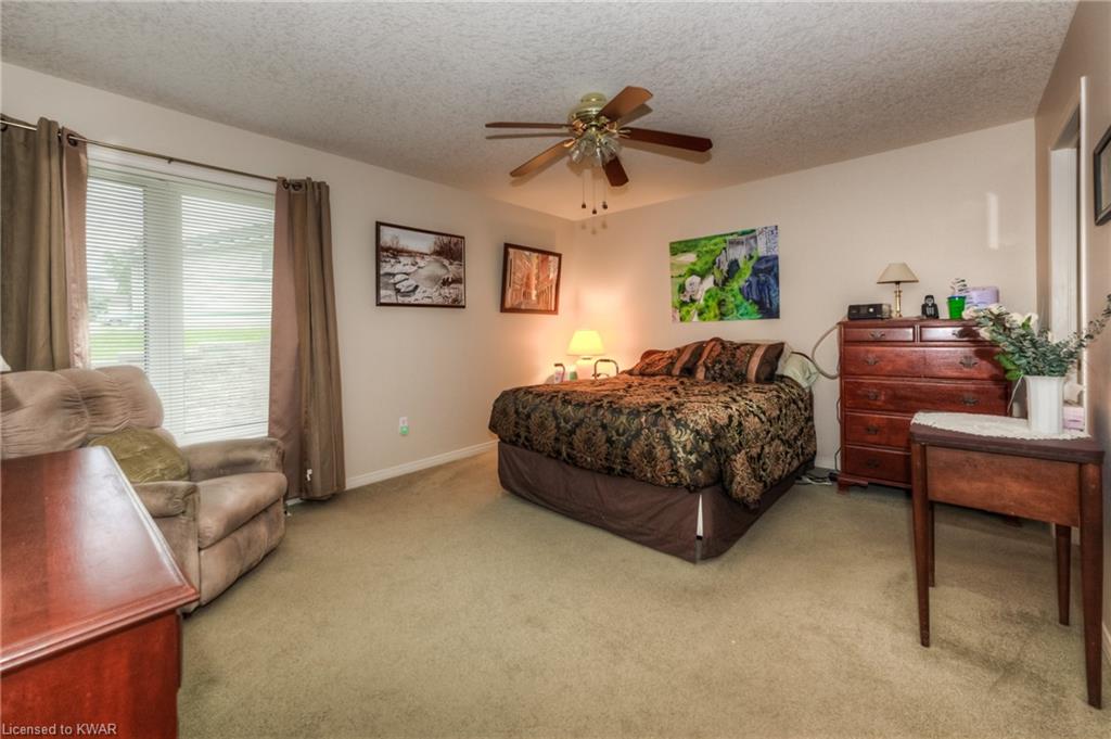 17 GREENFIELD Place, New Hamburg, Ontario, Canada