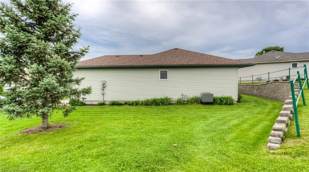 17 GREENFIELD Place, New Hamburg, Ontario, Canada