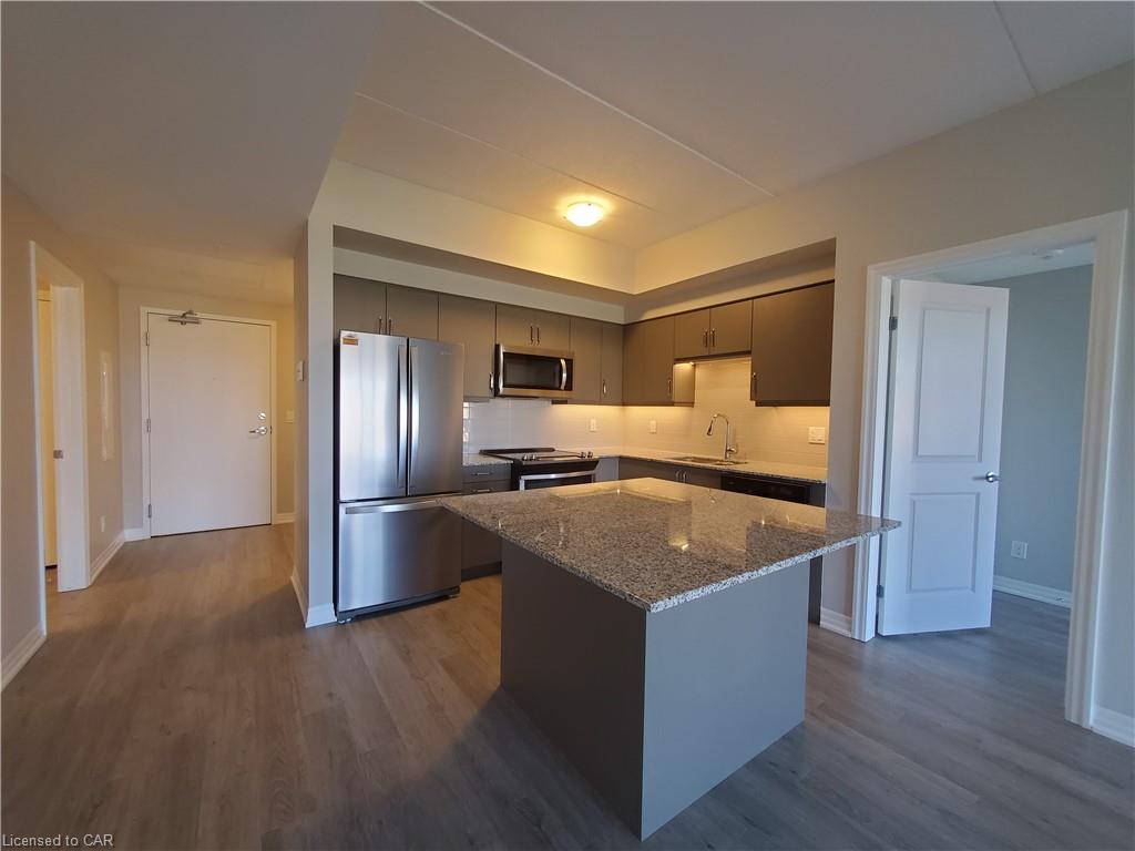 195 COMMONWEALTH Street Unit# 210, Kitchener Ontario, Canada