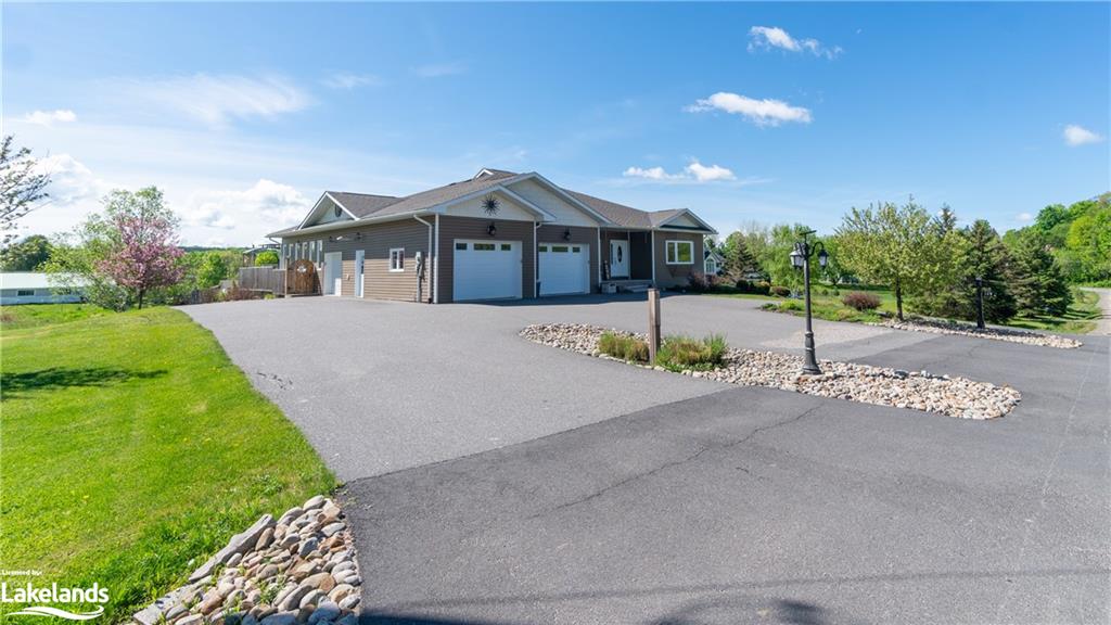 187 ECHO BAY Road, Huntsville, Ontario, Canada