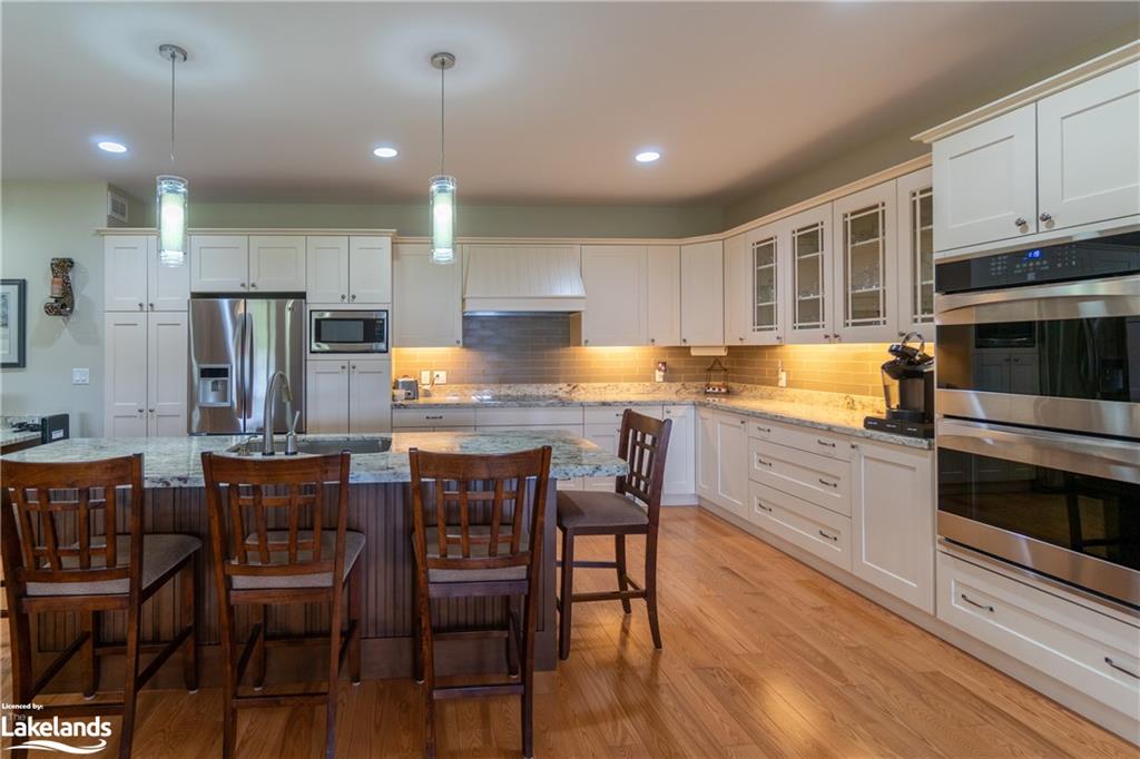 187 ECHO BAY Road, Huntsville, Ontario, Canada