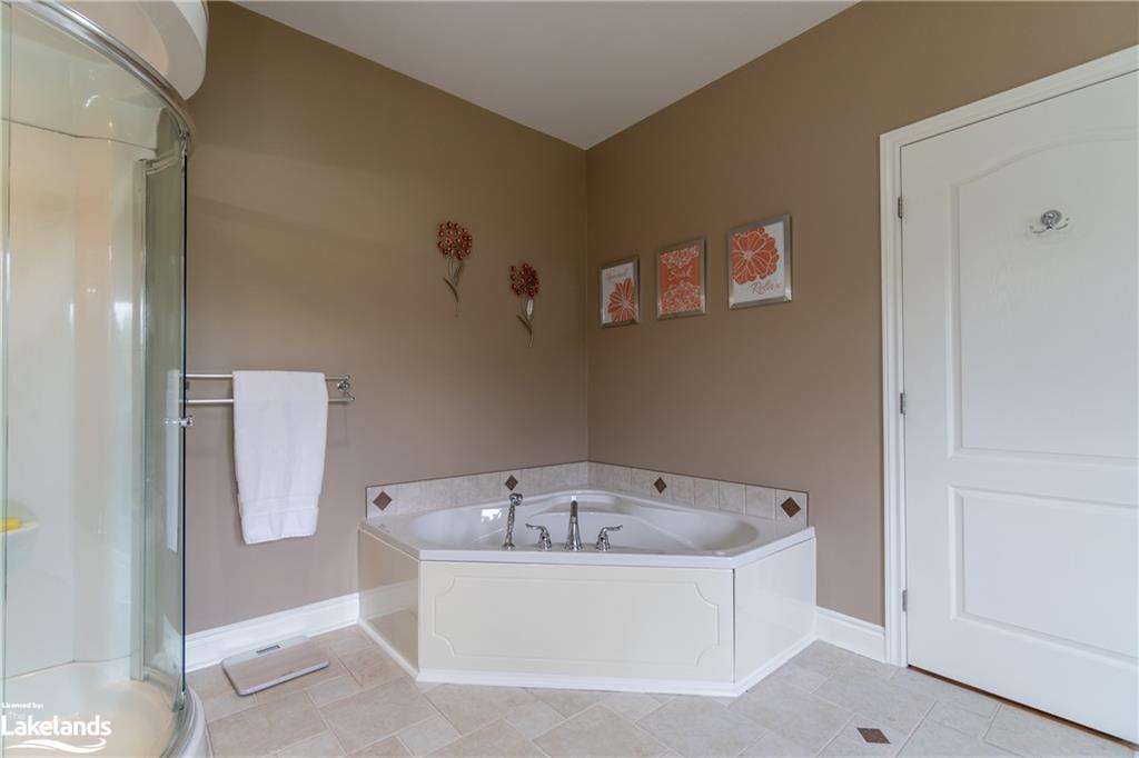 187 ECHO BAY Road, Huntsville, Ontario, Canada