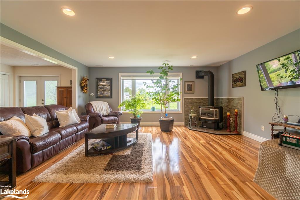 187 ECHO BAY Road, Huntsville, Ontario, Canada