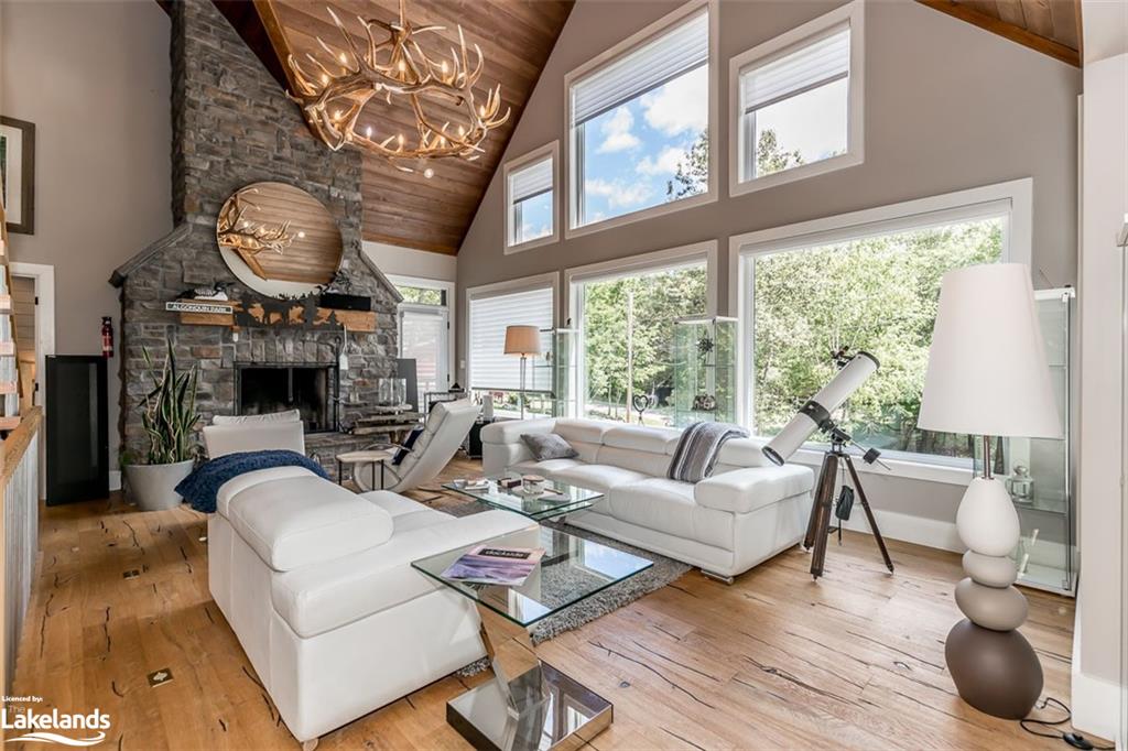 160 ROWANWOOD Lane, Huntsville, Ontario, Canada