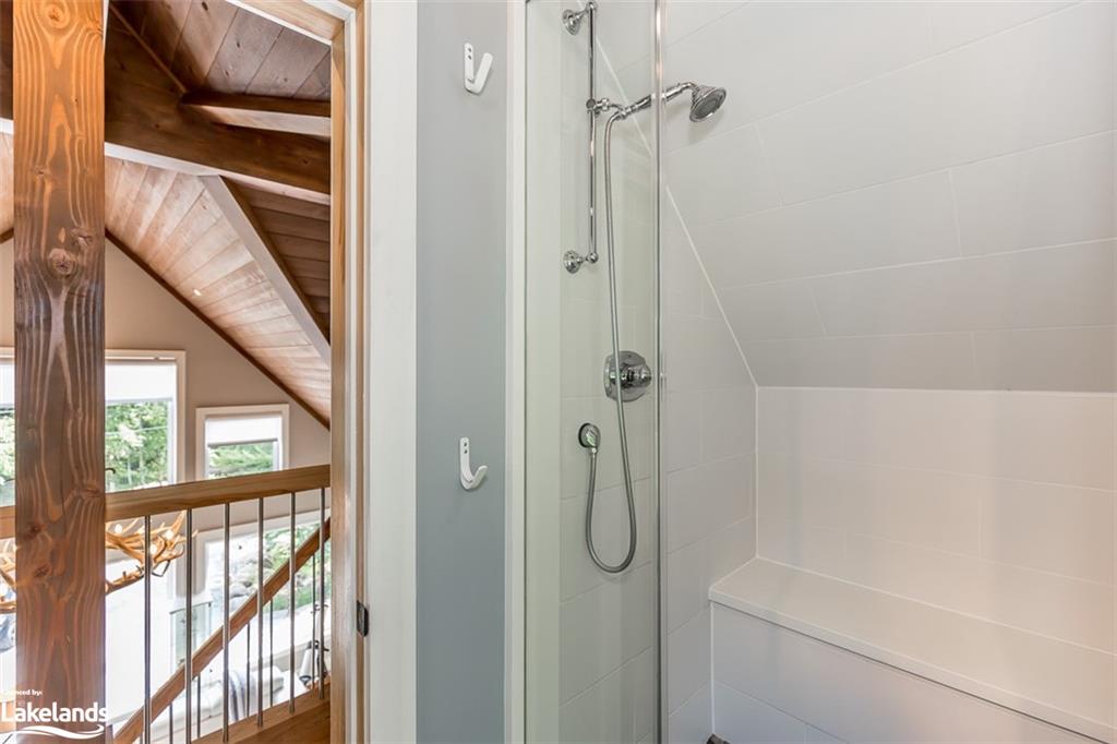 160 ROWANWOOD Lane, Huntsville, Ontario, Canada