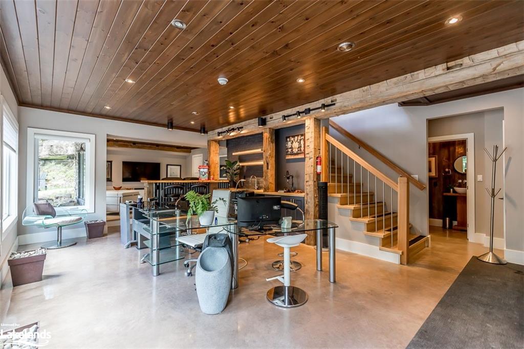 160 ROWANWOOD Lane, Huntsville, Ontario, Canada