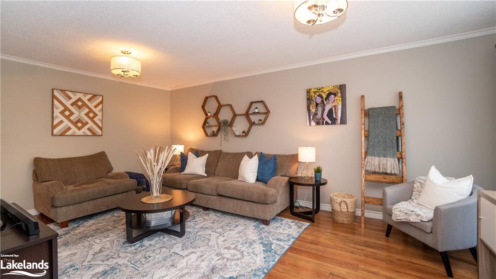121 WEST BROWNS Road, Huntsville, Ontario, Canada