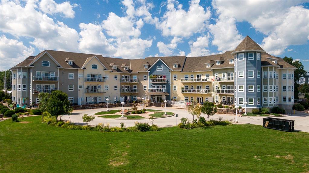 1550 VENETIAN Boulevard Unit# 203, Point Edward Ontario, Canada