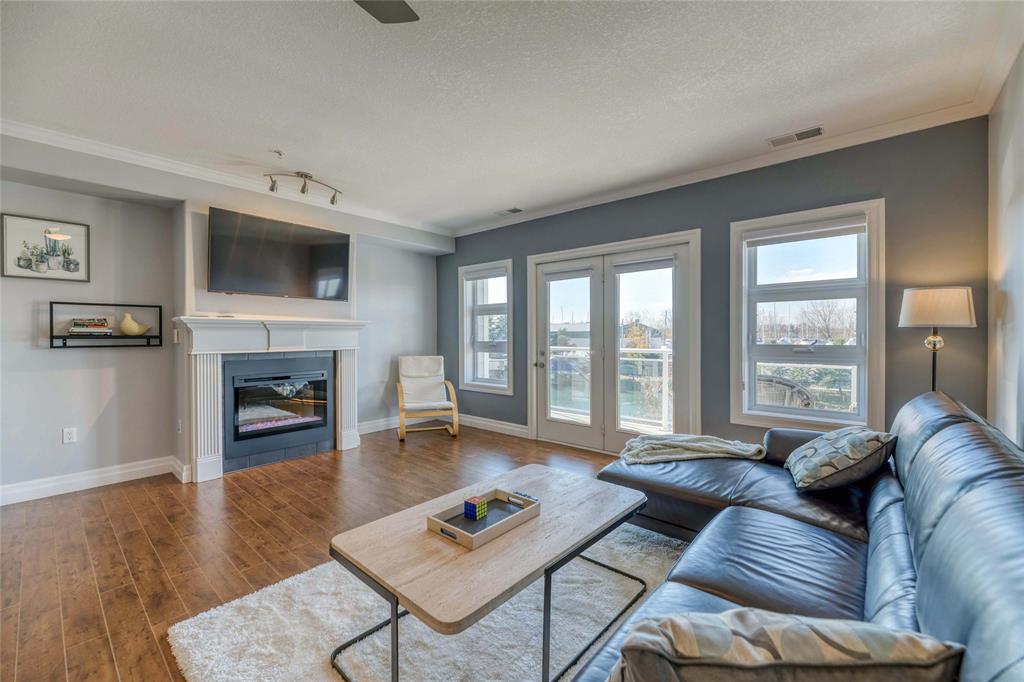 1550 VENETIAN Boulevard Unit# 203, Point Edward Ontario, Canada