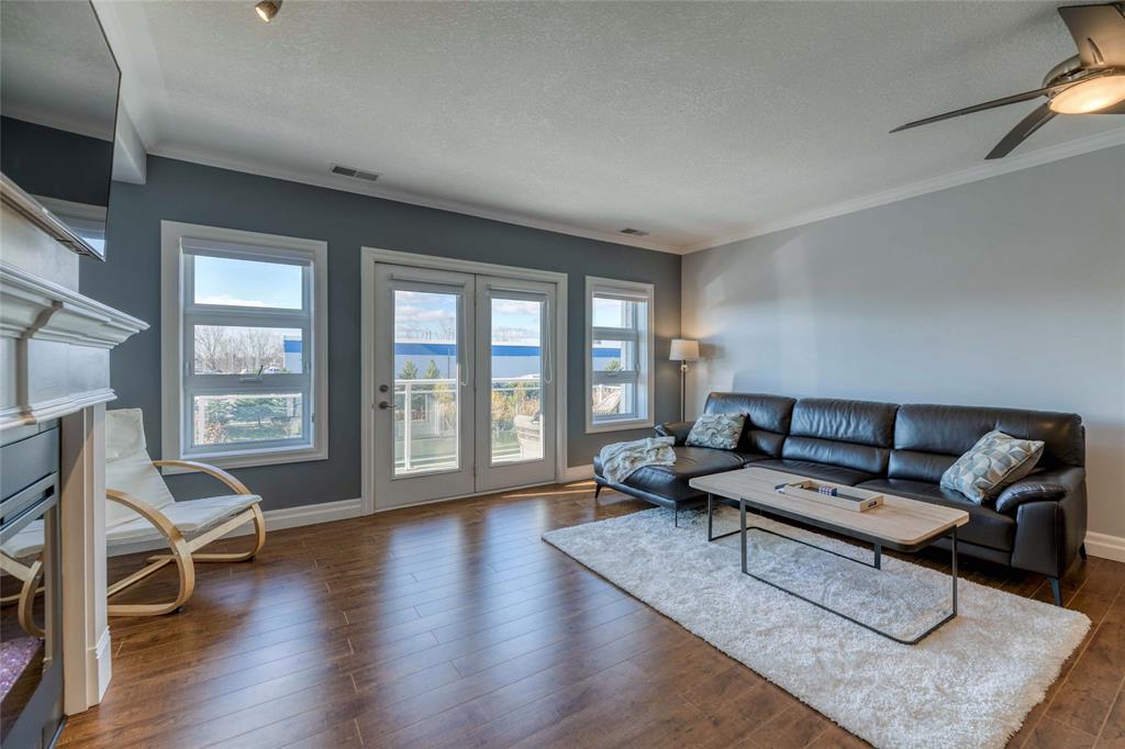 1550 VENETIAN Boulevard Unit# 203, Point Edward Ontario, Canada
