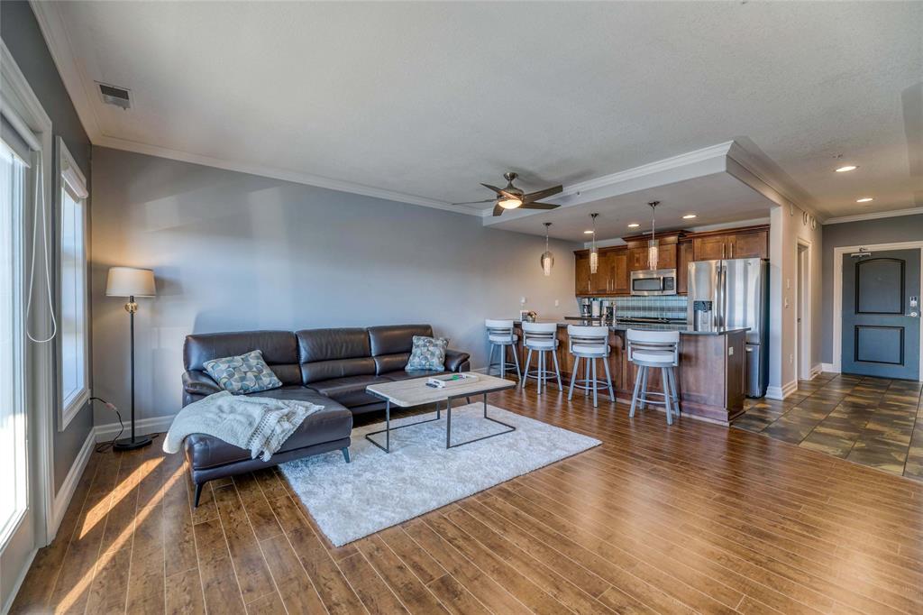 1550 VENETIAN Boulevard Unit# 203, Point Edward Ontario, Canada