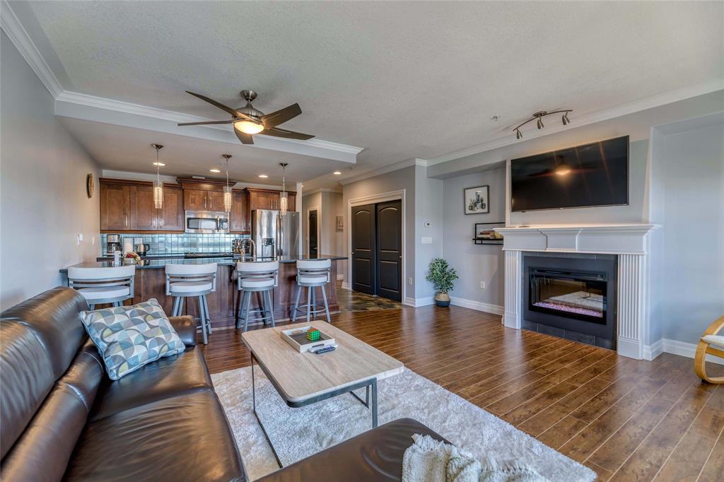 1550 VENETIAN Boulevard Unit# 203, Point Edward Ontario, Canada