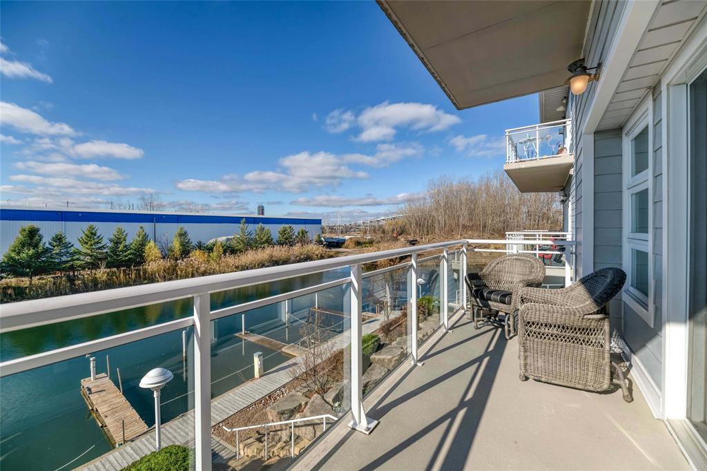 1550 VENETIAN Boulevard Unit# 203, Point Edward Ontario, Canada