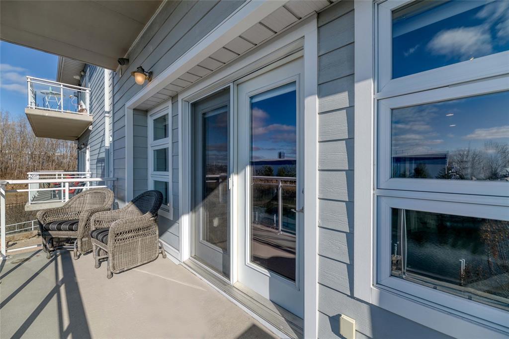 1550 VENETIAN Boulevard Unit# 203, Point Edward Ontario, Canada