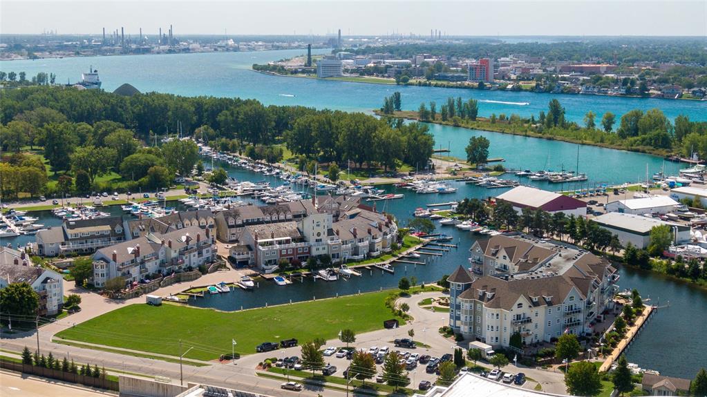 1550 VENETIAN Boulevard Unit# 203, Point Edward Ontario, Canada