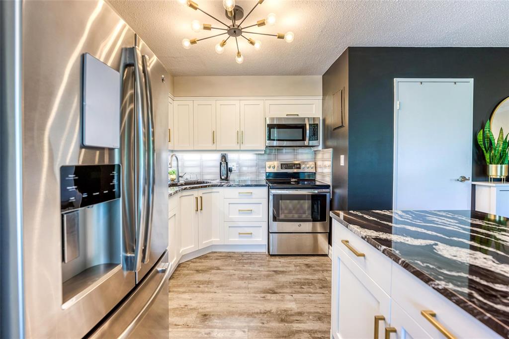 155 FRONT Street North Unit# 209, Sarnia, Ontario, Canada