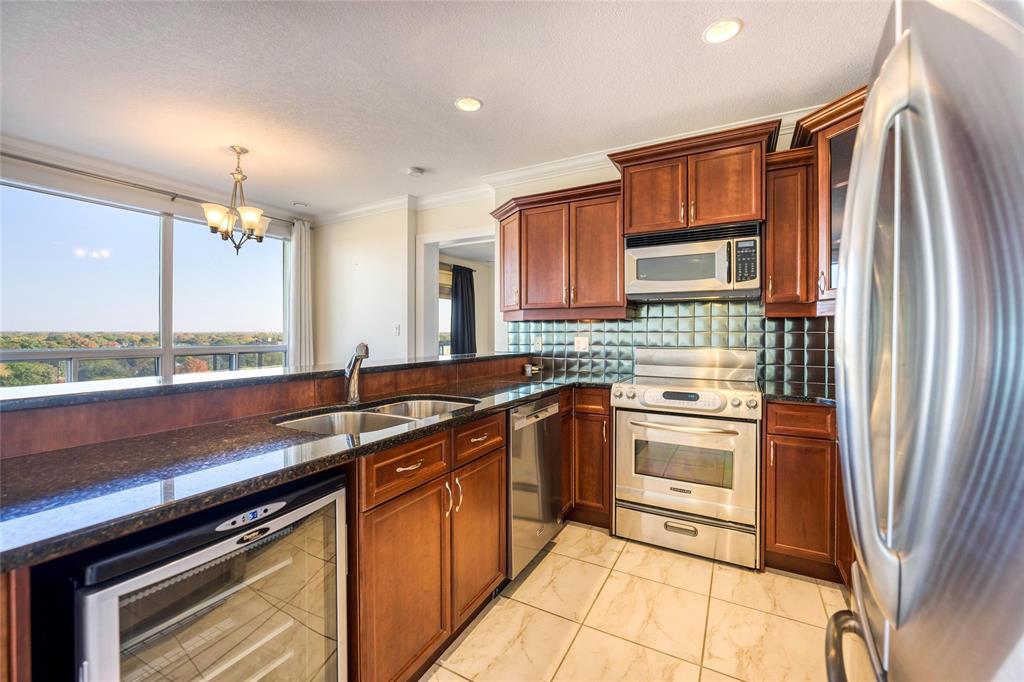 350 FRONT Street North Unit# 1102, Sarnia, Ontario, Canada