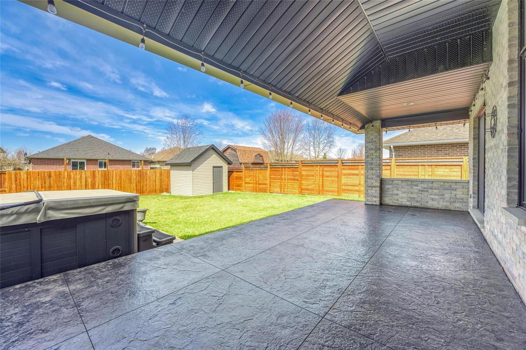 225 BASQUIAT Crescent, Sarnia, Ontario, Canada photo 6